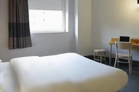 Centre Gare 2* Ρενς